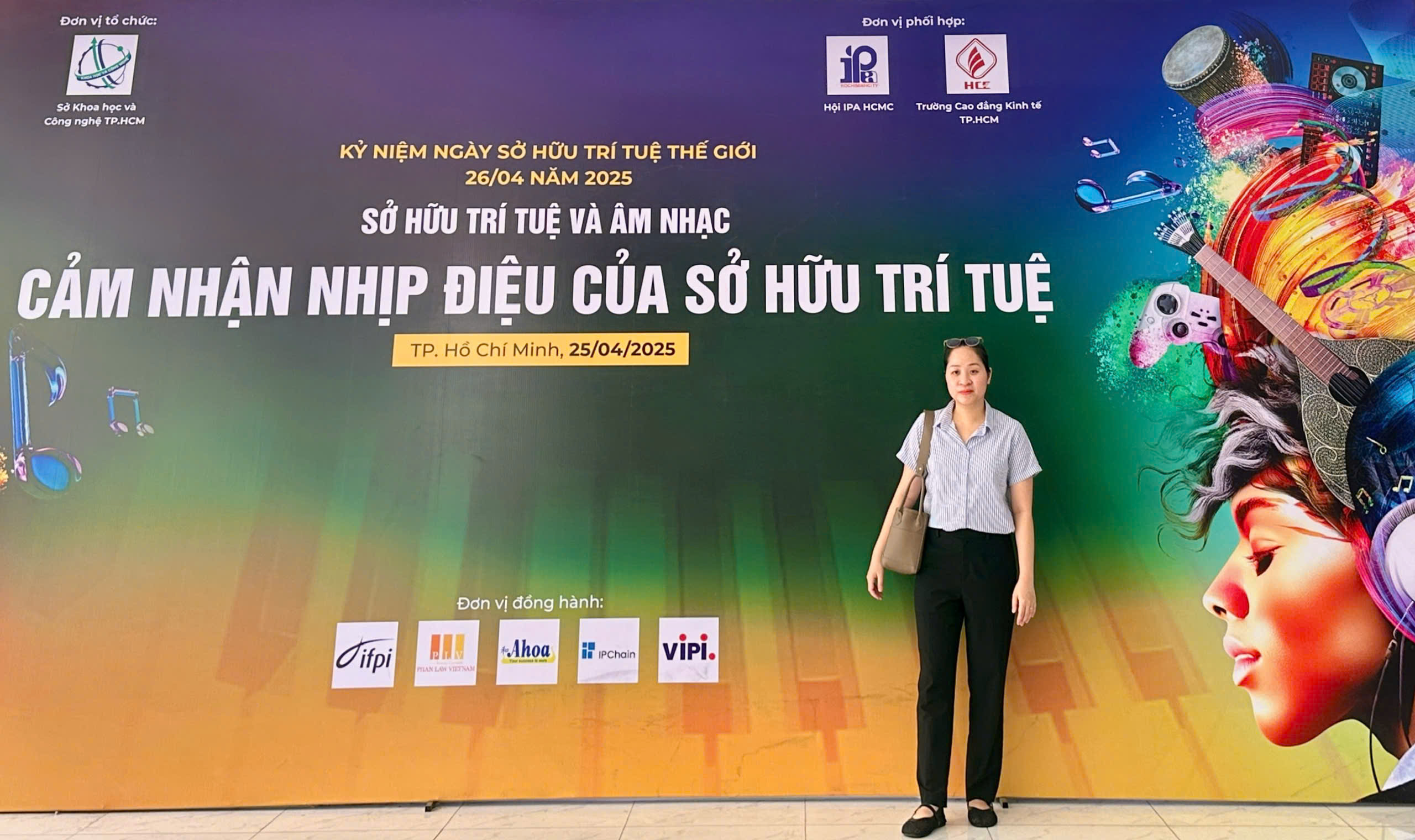 Ms. Vu Hoang Ha Thu at the Seminar